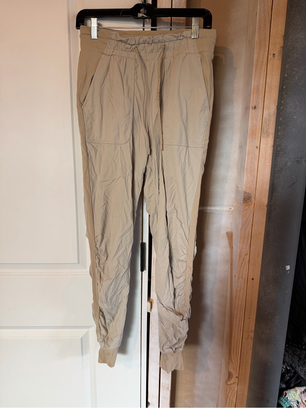 Lululemon Beyond The Studio Jogger Full Length Tan Size 6
